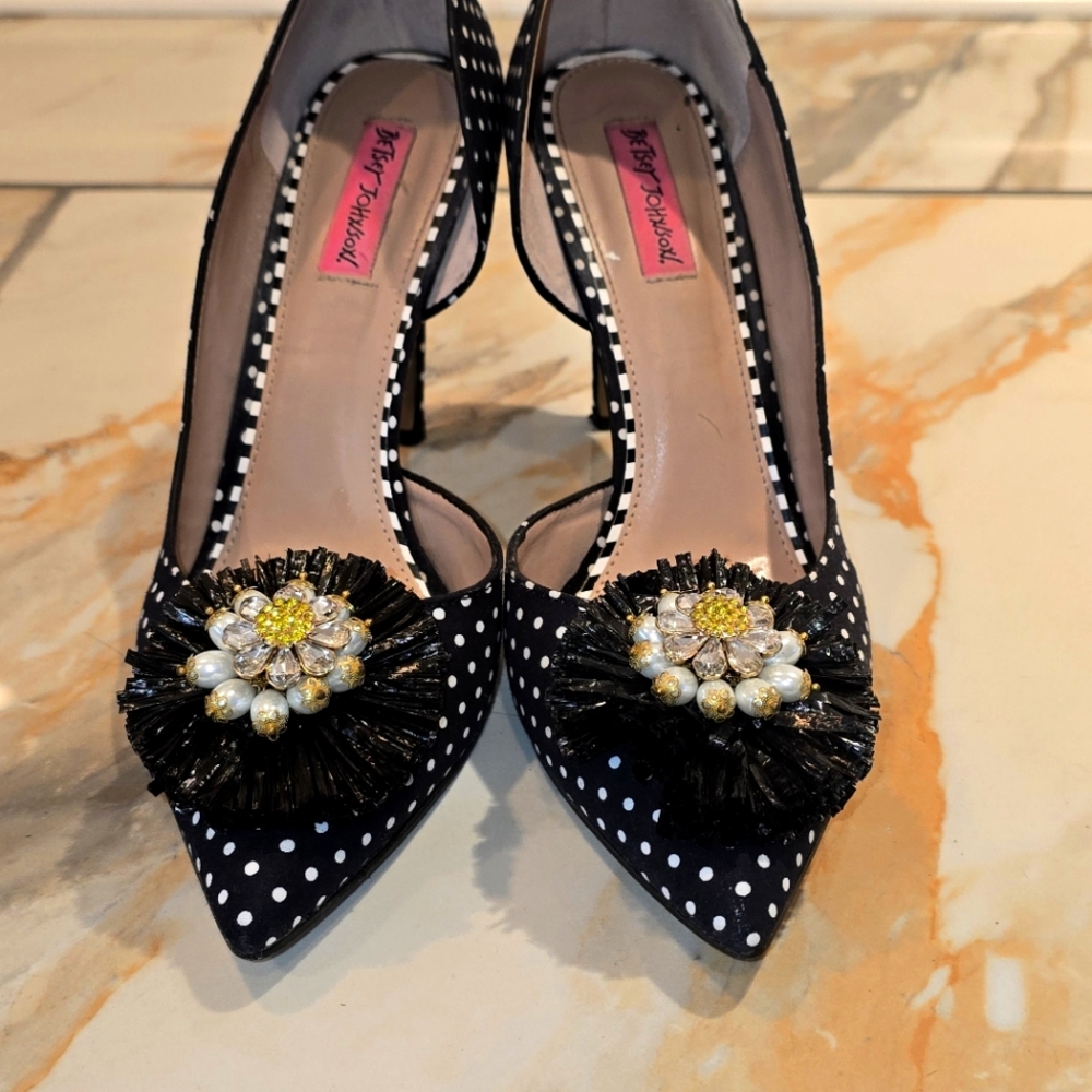 Betsey Johnson Polkadot Pumps, size 10